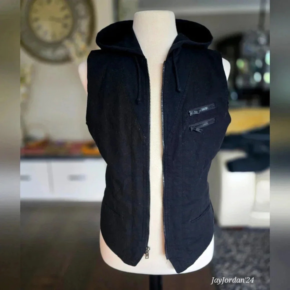 Guess Brand Black Hooded Vest - Picture 1 of 8
